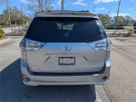 2017 Toyota Sienna SE Premium 8 Passenger