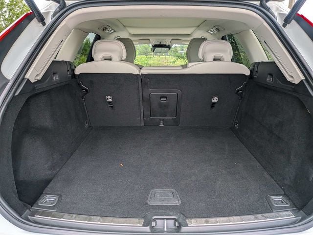 2021 Volvo XC60 T5 Momentum