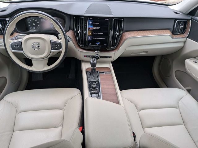 2021 Volvo XC60 T5 Momentum