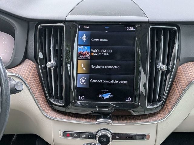 2021 Volvo XC60 T5 Momentum