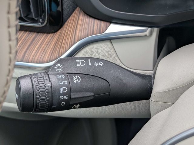 2021 Volvo XC60 T5 Momentum