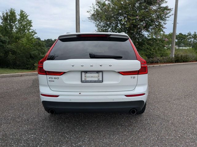 2021 Volvo XC60 T5 Momentum