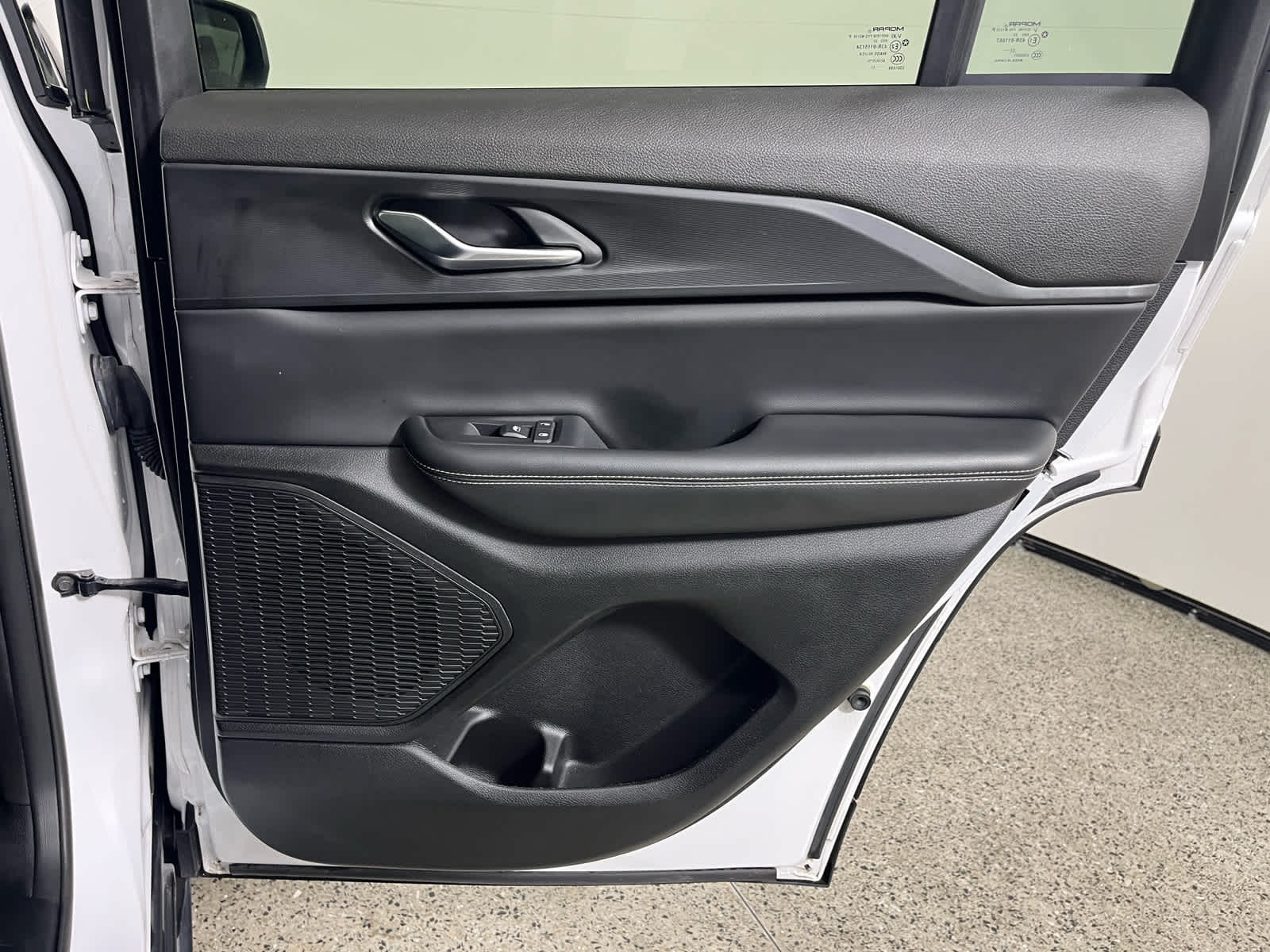 2023 Jeep Grand Cherokee Laredo 4x2