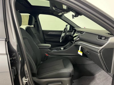 2025 Jeep Grand Cherokee GRAND CHEROKEE LAREDO X 4X2