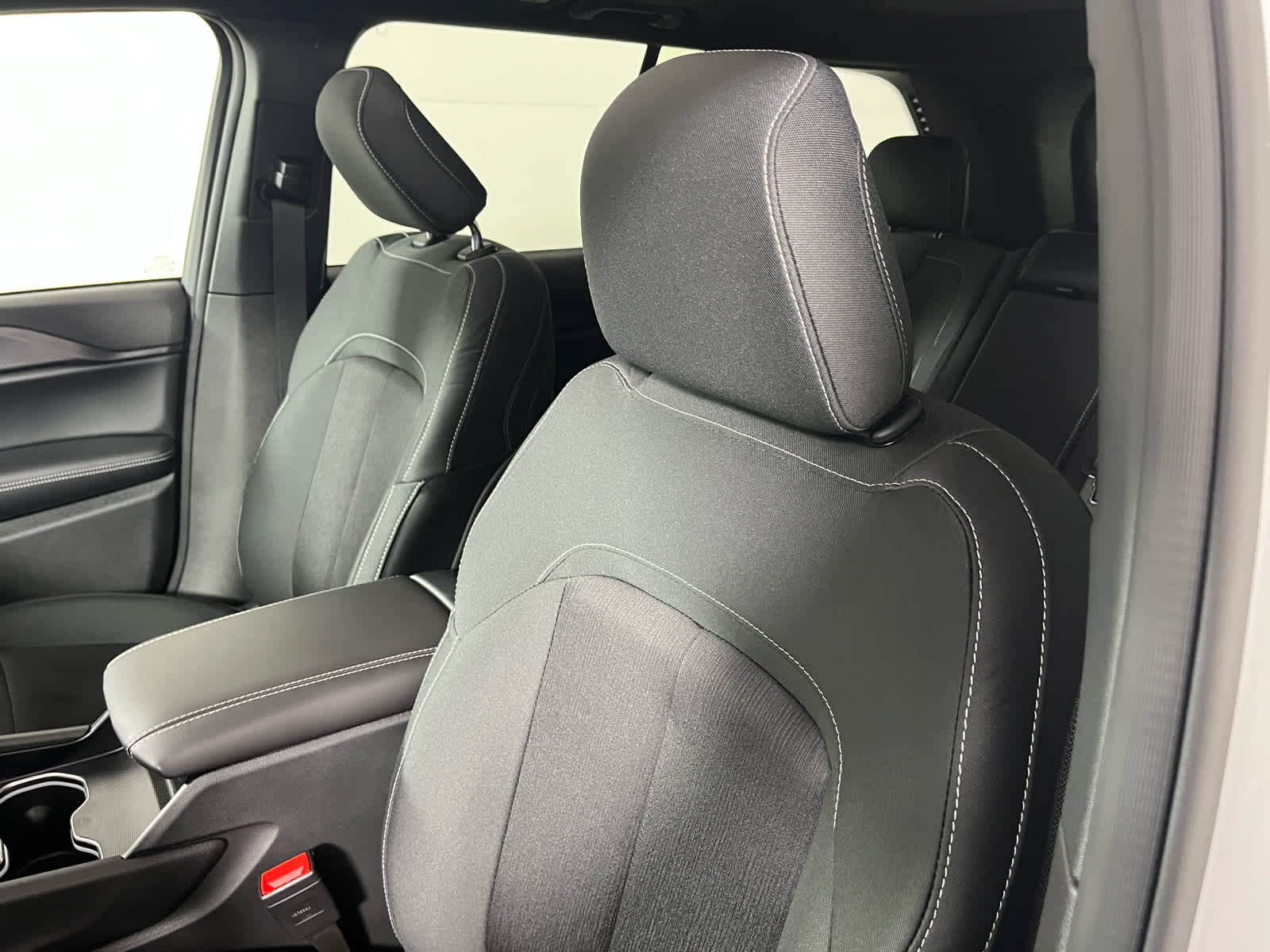 2025 Jeep Grand Cherokee GRAND CHEROKEE LAREDO X 4X2