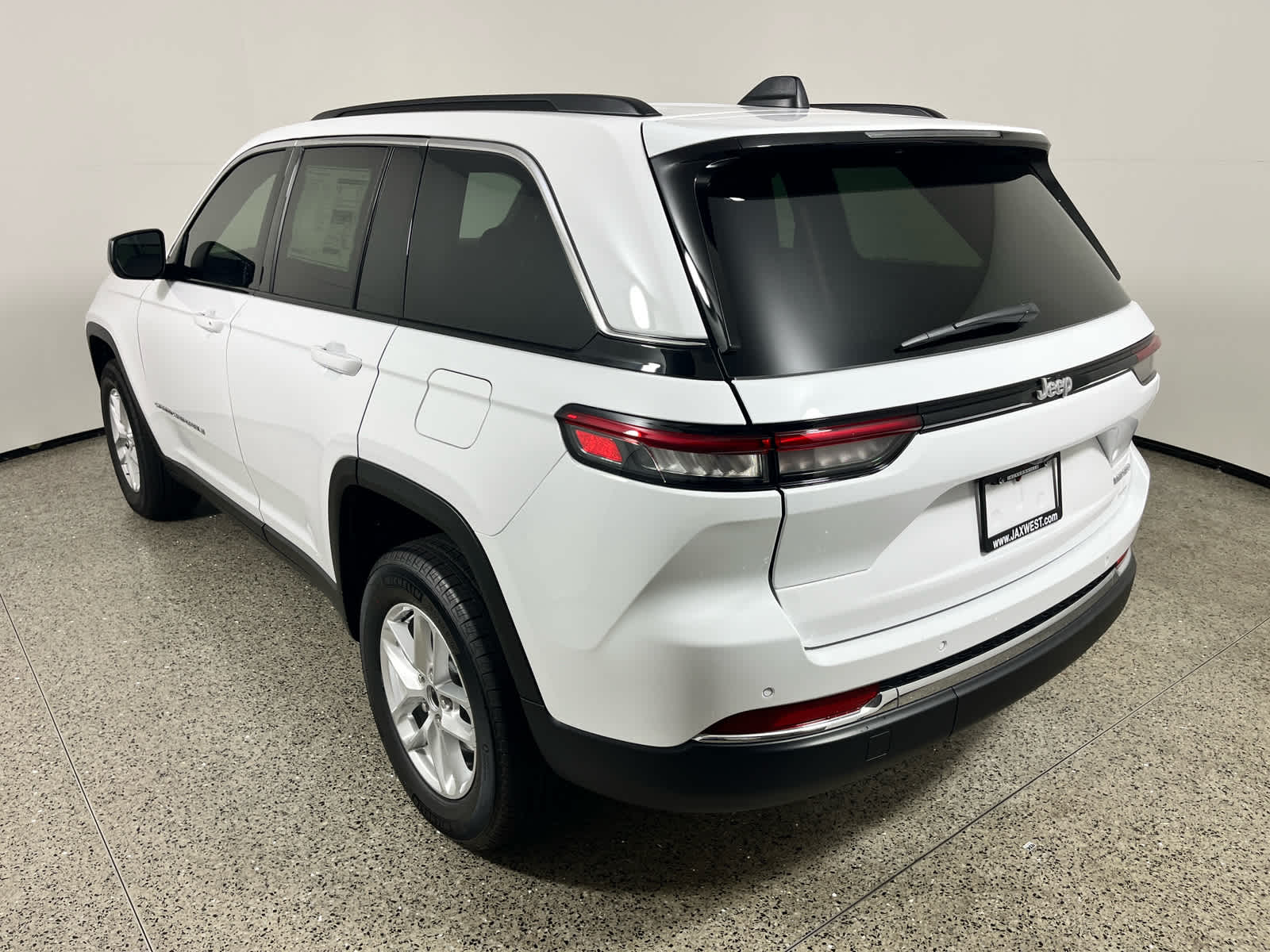 2026 Jeep Grand Cherokee Laredo