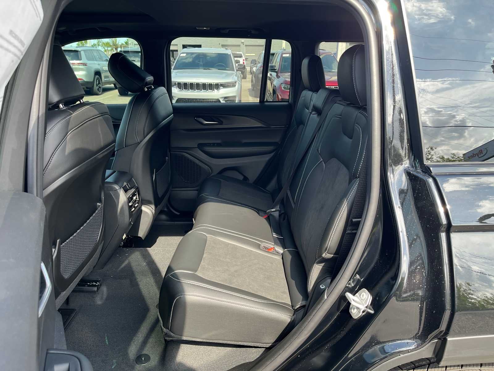 2025 Jeep Grand Cherokee GRAND CHEROKEE ALTITUDE X 4X2