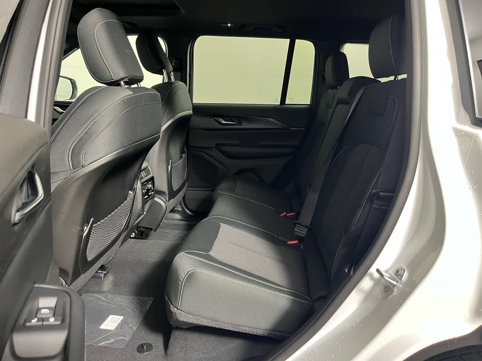 2025 Jeep Grand Cherokee GRAND CHEROKEE LAREDO X 4X2