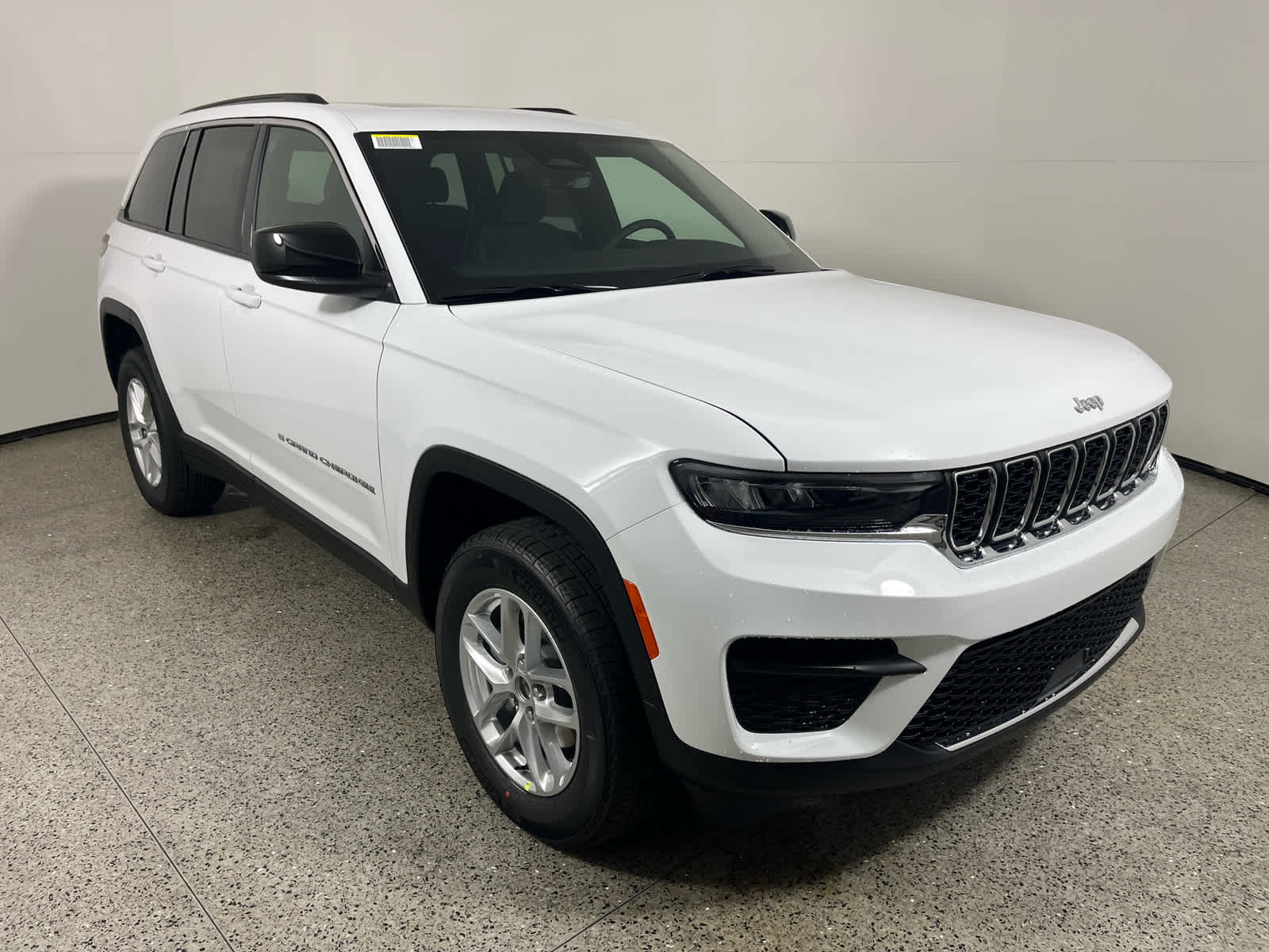 2025 Jeep Grand Cherokee GRAND CHEROKEE LAREDO X 4X2