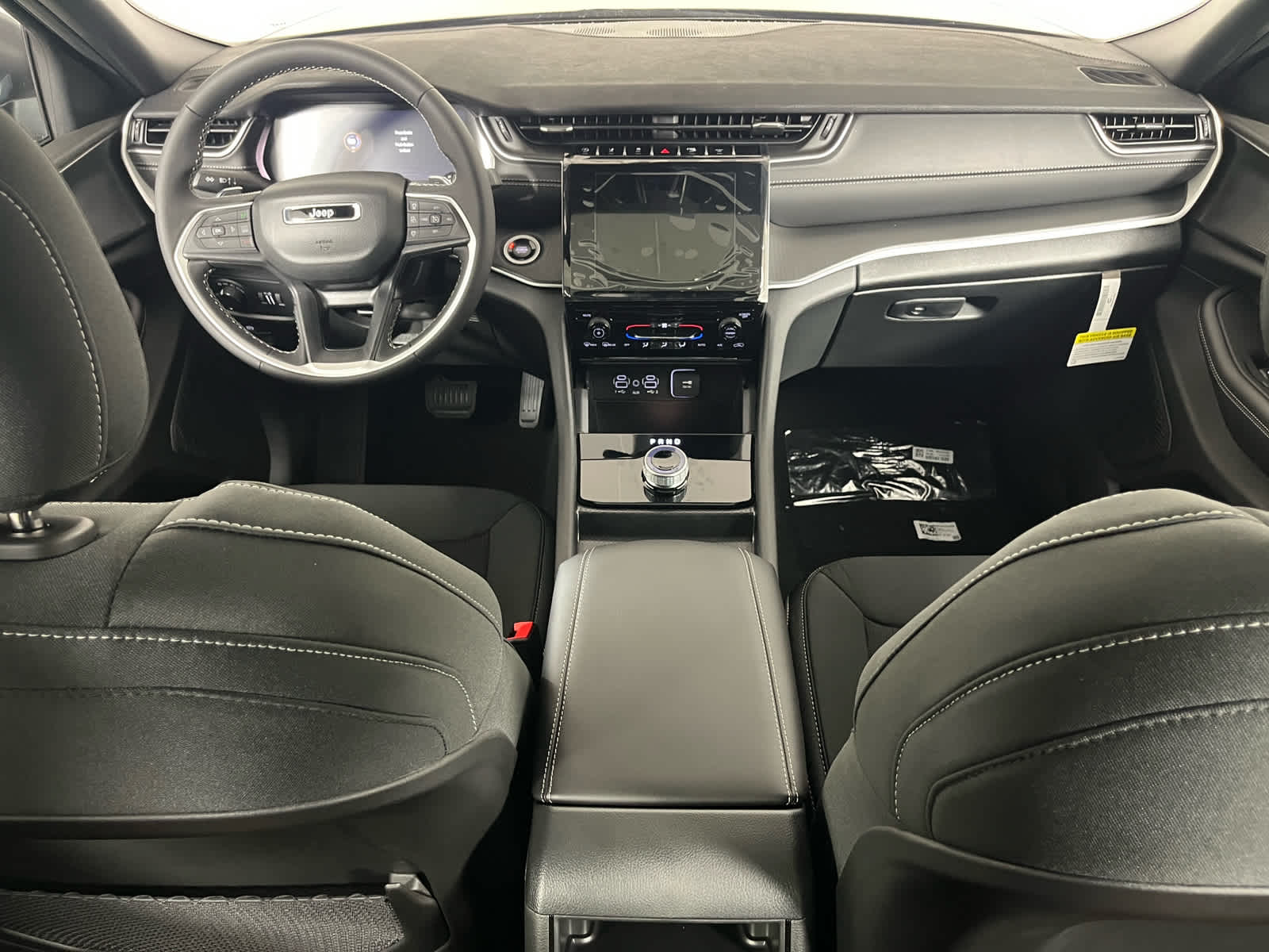 2025 Jeep Grand Cherokee GRAND CHEROKEE LAREDO X 4X2