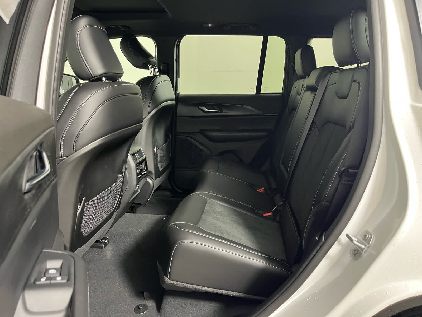 2025 Jeep Grand Cherokee GRAND CHEROKEE ALTITUDE X 4X2