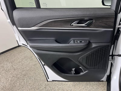 2026 Jeep Grand Cherokee Laredo Altitude