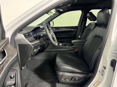 2026 Jeep Grand Cherokee Laredo Altitude