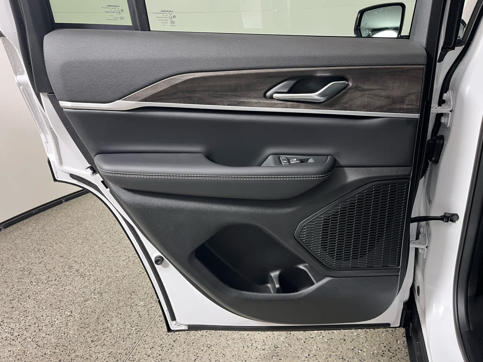 2026 Jeep Grand Cherokee GRAND CHEROKEE LAREDO ALTITUDE 4X2