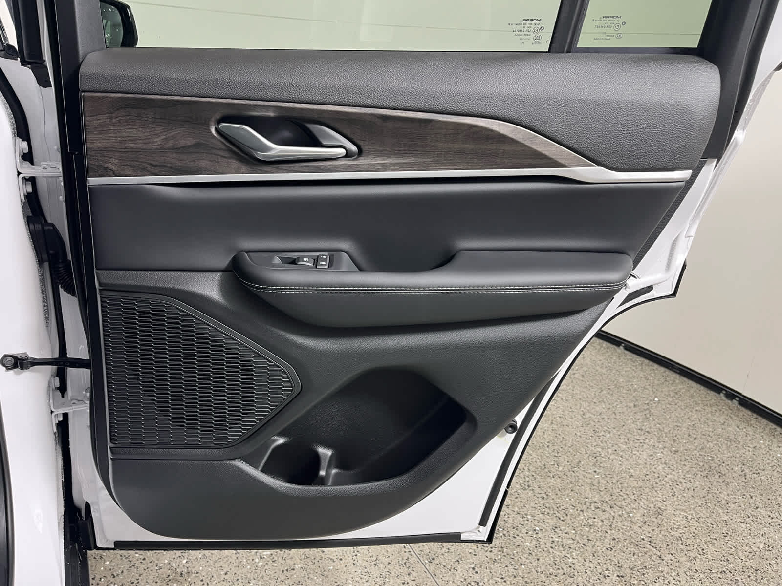 2026 Jeep Grand Cherokee GRAND CHEROKEE LAREDO ALTITUDE 4X2