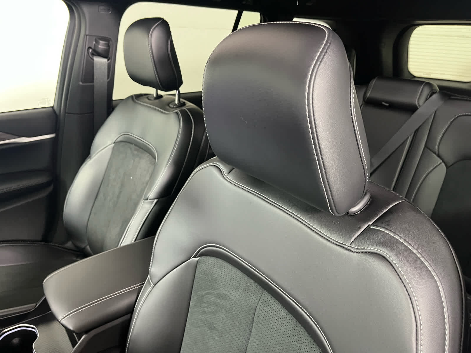 2026 Jeep Grand Cherokee GRAND CHEROKEE LAREDO ALTITUDE 4X2