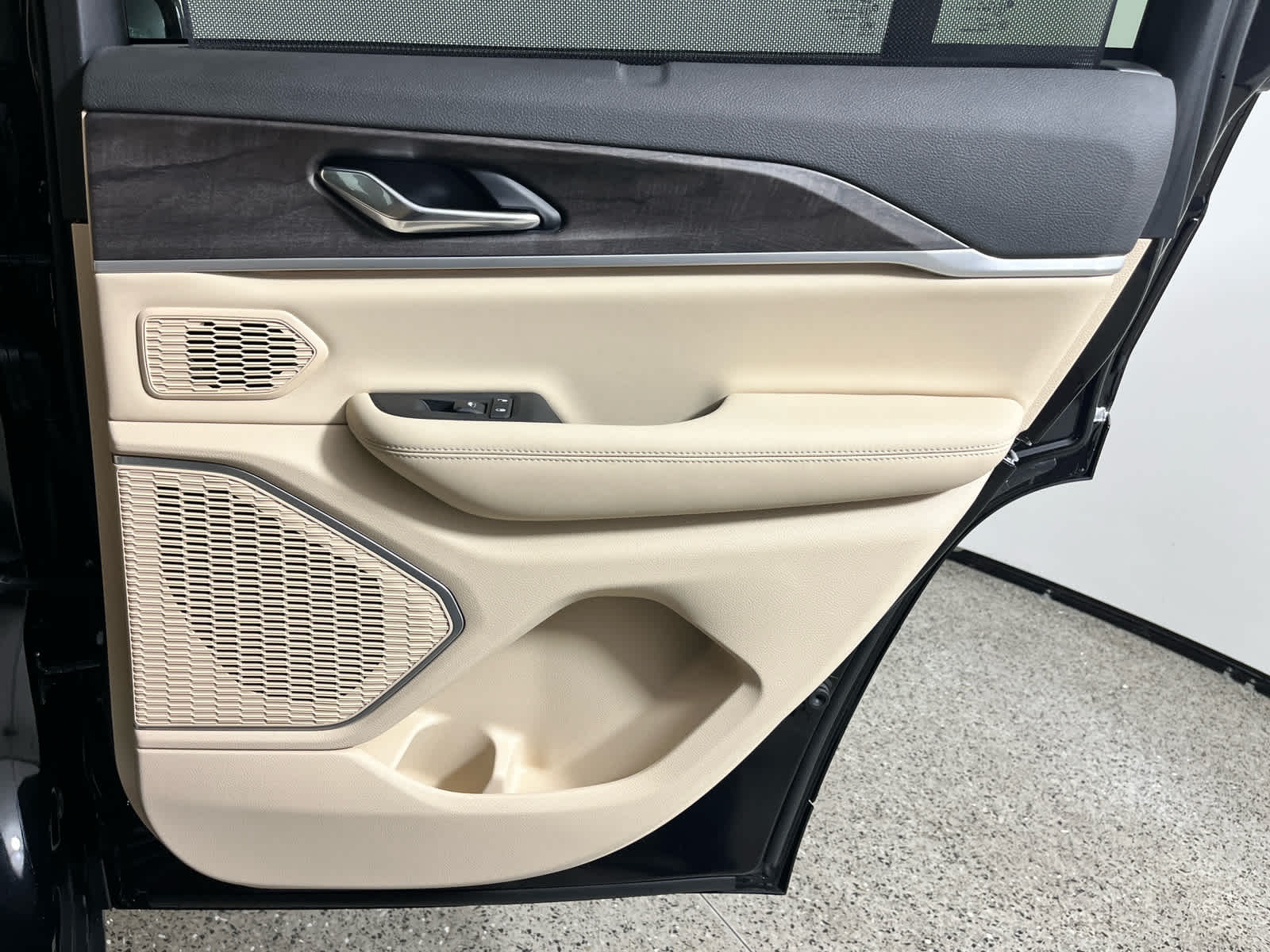 2025 Jeep Grand Cherokee Limited 4x2