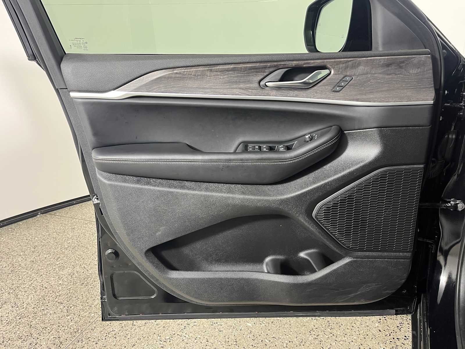 2025 Jeep Grand Cherokee Limited 4x2