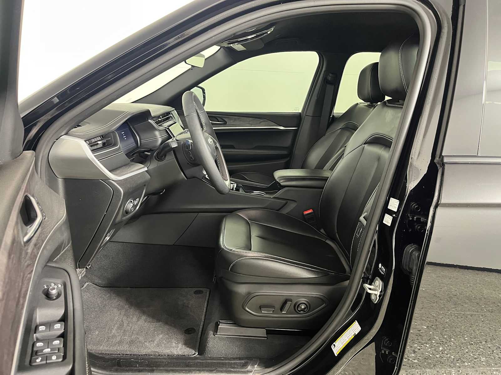 2025 Jeep Grand Cherokee Limited 4x2