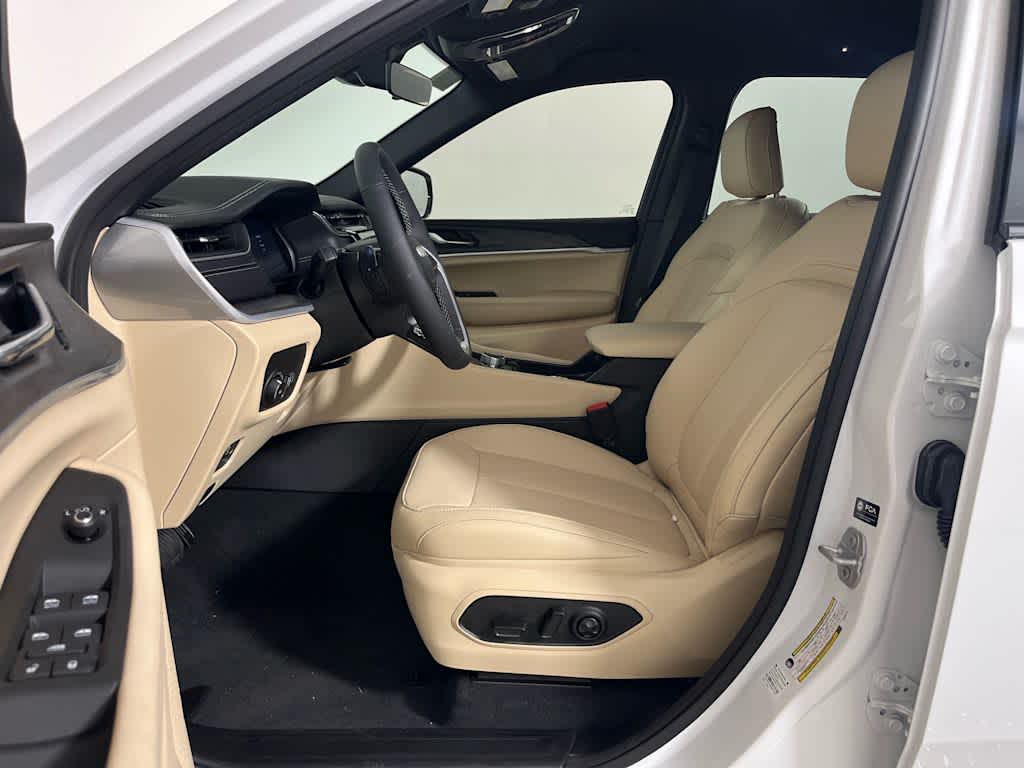 2025 Jeep Grand Cherokee GRAND CHEROKEE LIMITED 4X2