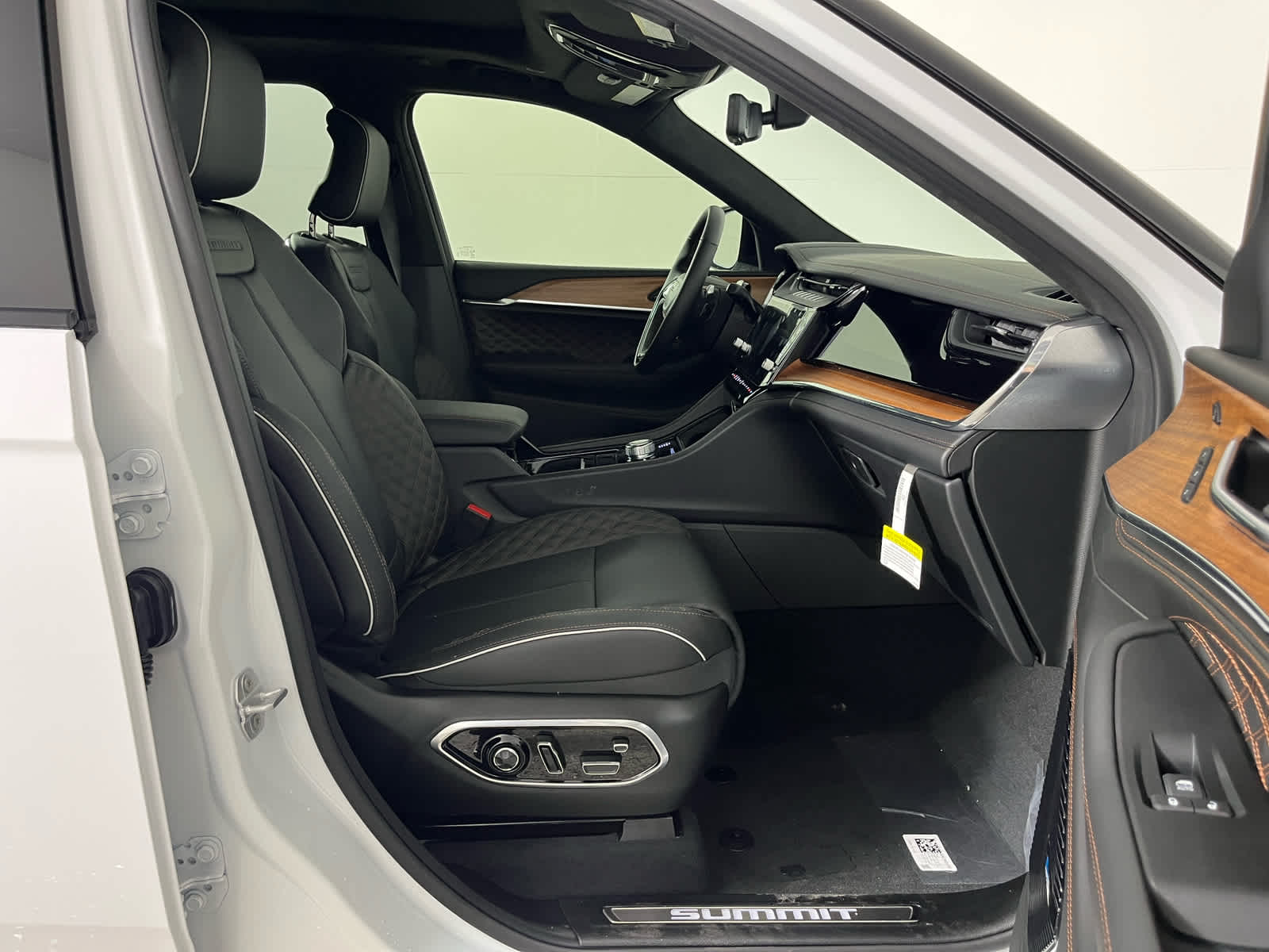 2026 Jeep Grand Cherokee GRAND CHEROKEE SUMMIT 4X4