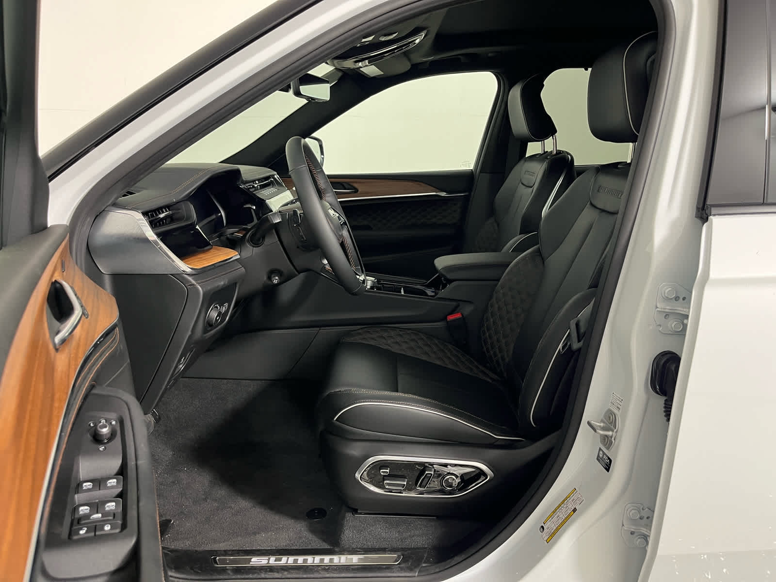 2026 Jeep Grand Cherokee GRAND CHEROKEE SUMMIT 4X4