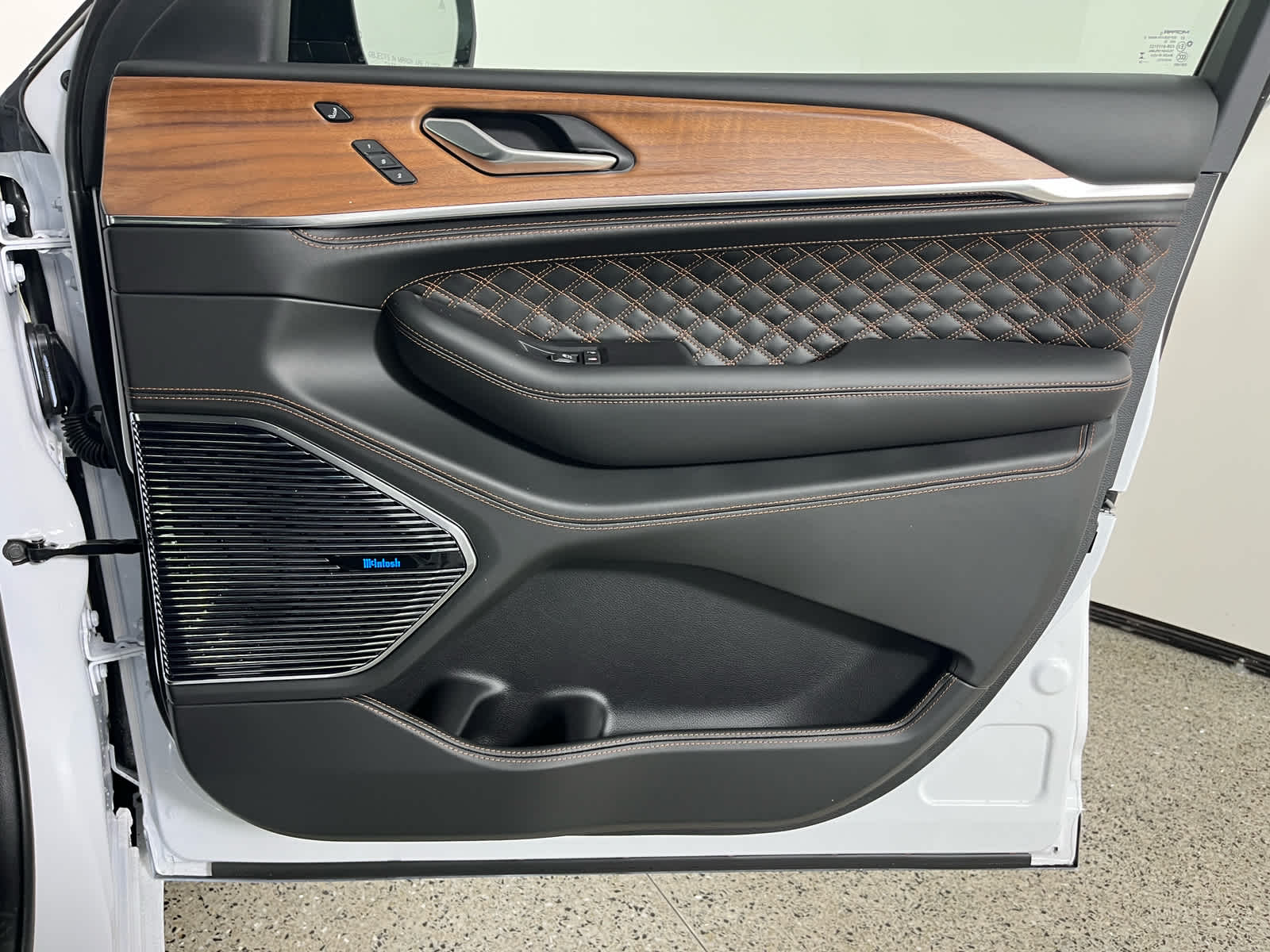 2026 Jeep Grand Cherokee GRAND CHEROKEE SUMMIT 4X4