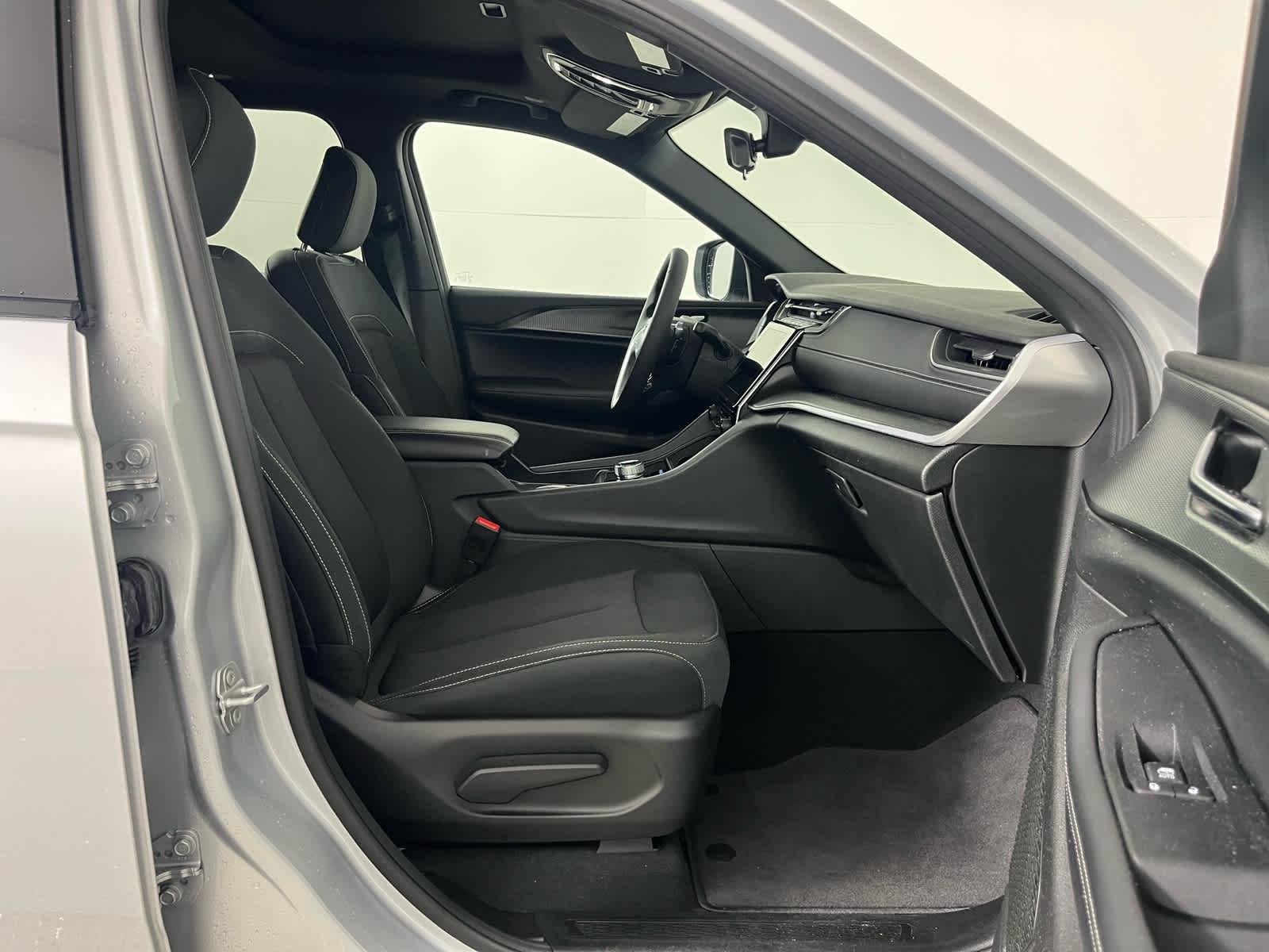 2025 Jeep Grand Cherokee GRAND CHEROKEE L LAREDO X 4X2