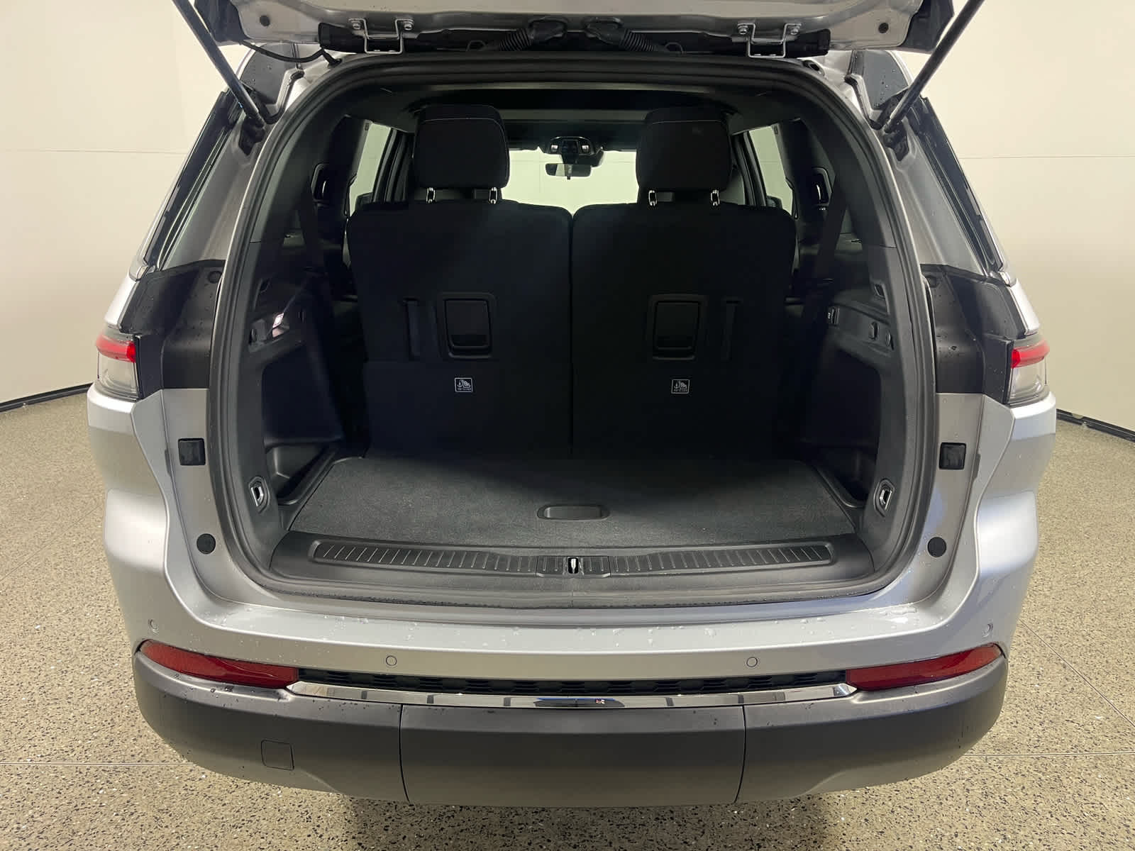 2025 Jeep Grand Cherokee GRAND CHEROKEE L LAREDO X 4X2