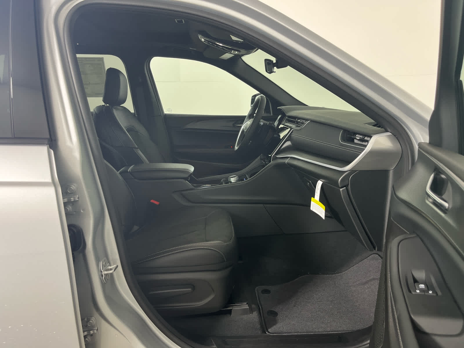 2025 Jeep Grand Cherokee GRAND CHEROKEE L ALTITUDE X 4X2