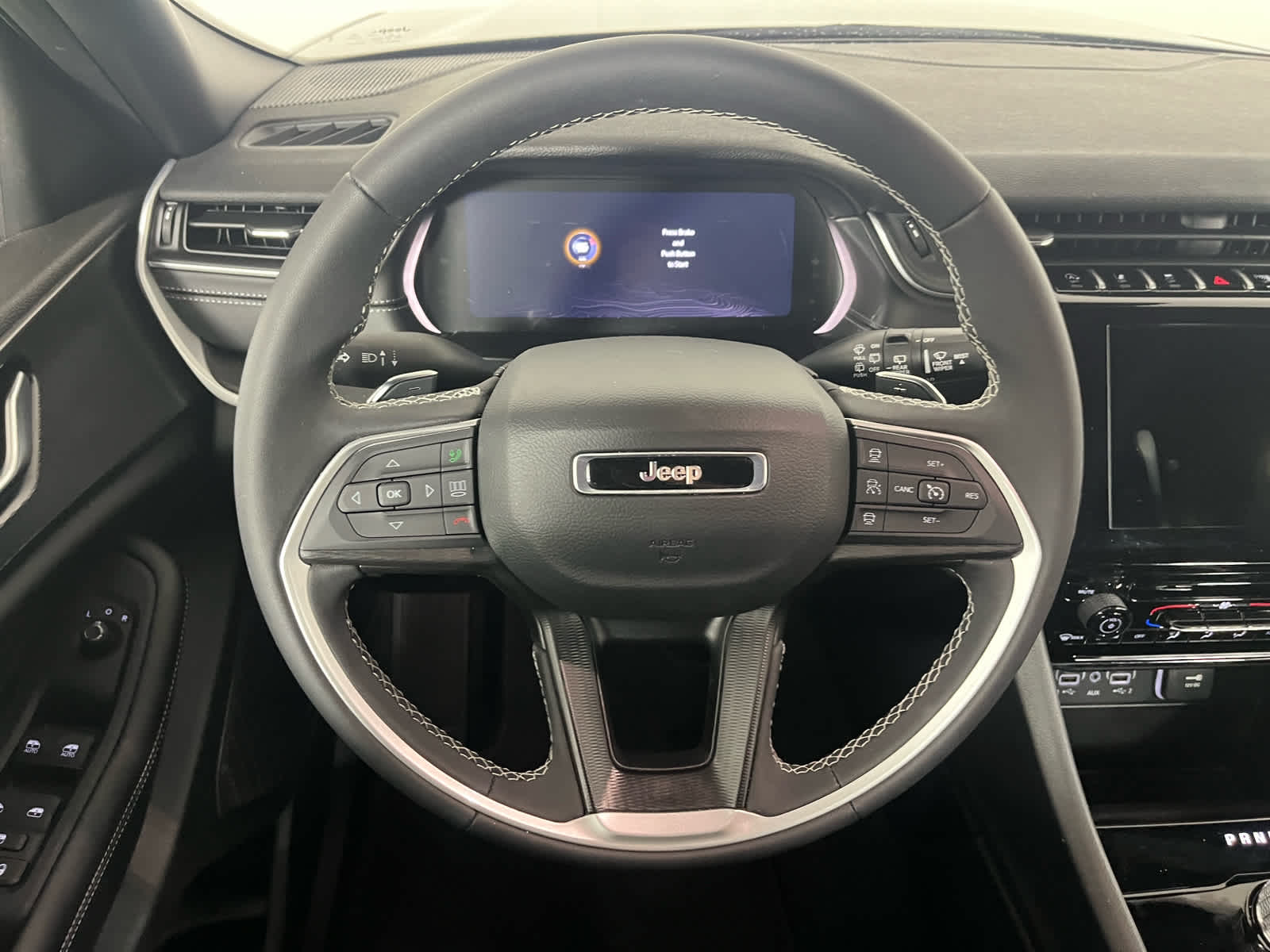 2025 Jeep Grand Cherokee GRAND CHEROKEE L LAREDO X 4X2