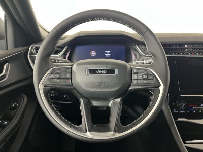 2025 Jeep Grand Cherokee GRAND CHEROKEE L LAREDO X 4X2