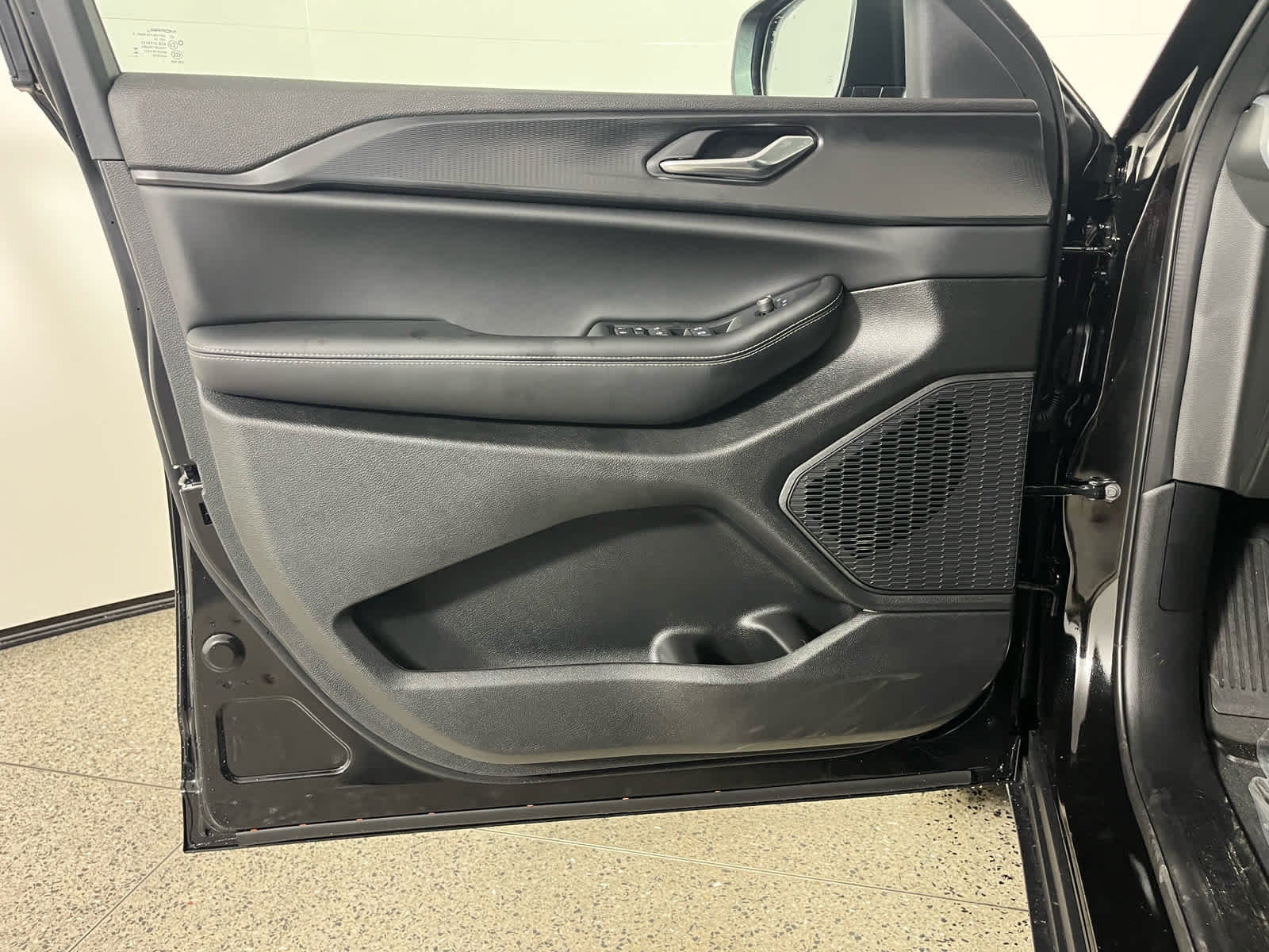 2025 Jeep Grand Cherokee GRAND CHEROKEE L LAREDO X 4X2