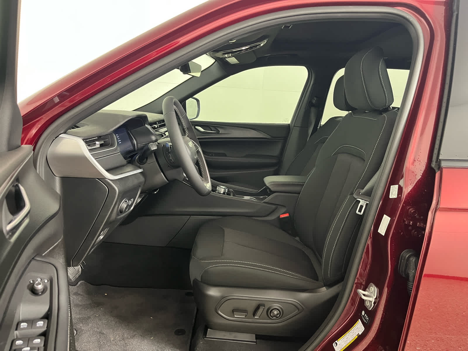 2025 Jeep Grand Cherokee GRAND CHEROKEE L LAREDO X 4X2