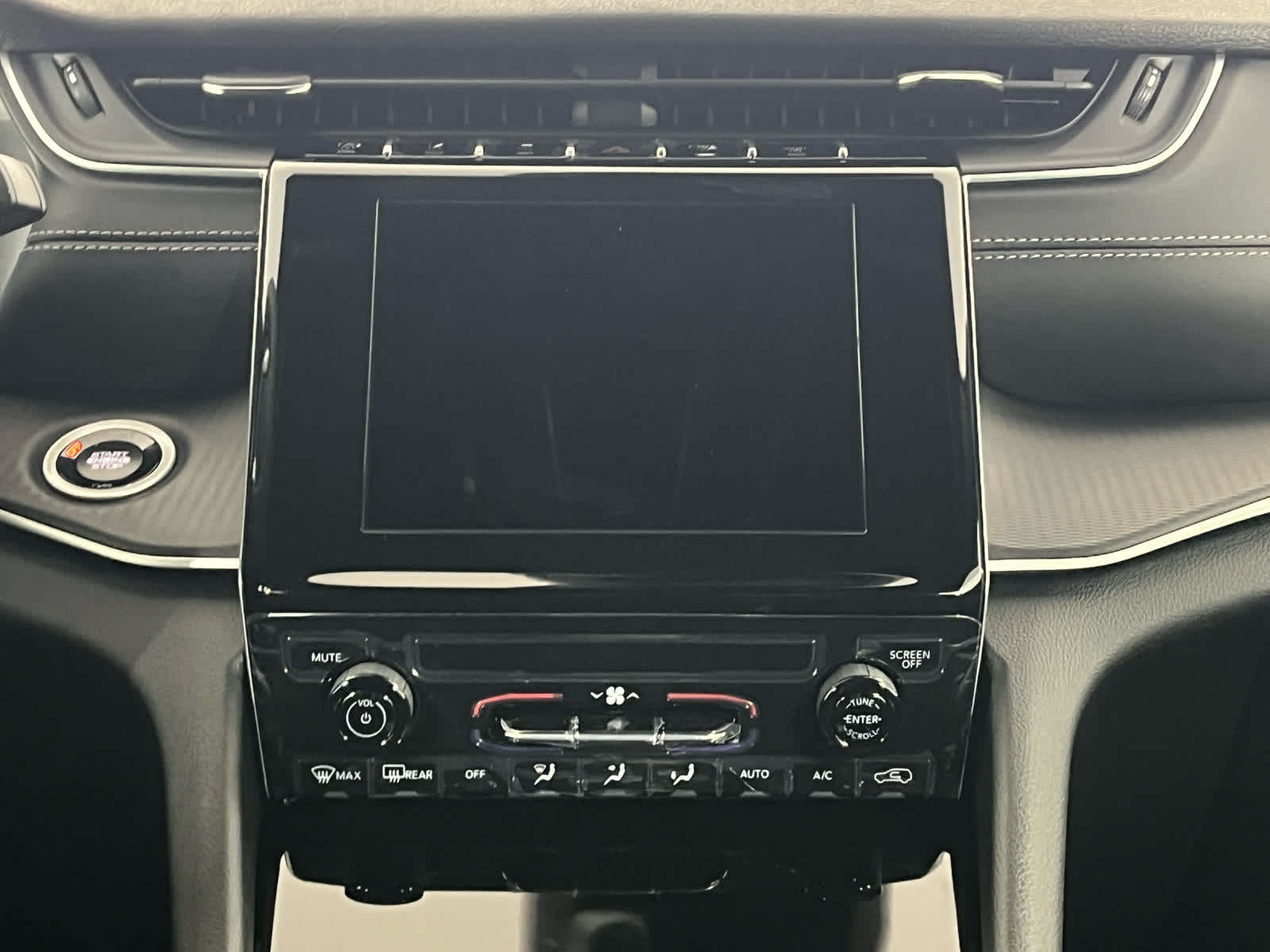 2025 Jeep Grand Cherokee GRAND CHEROKEE L LAREDO X 4X2