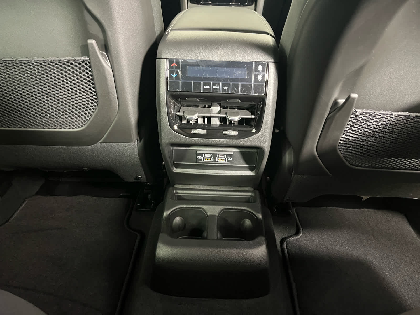 2025 Jeep Grand Cherokee GRAND CHEROKEE L LAREDO X 4X2