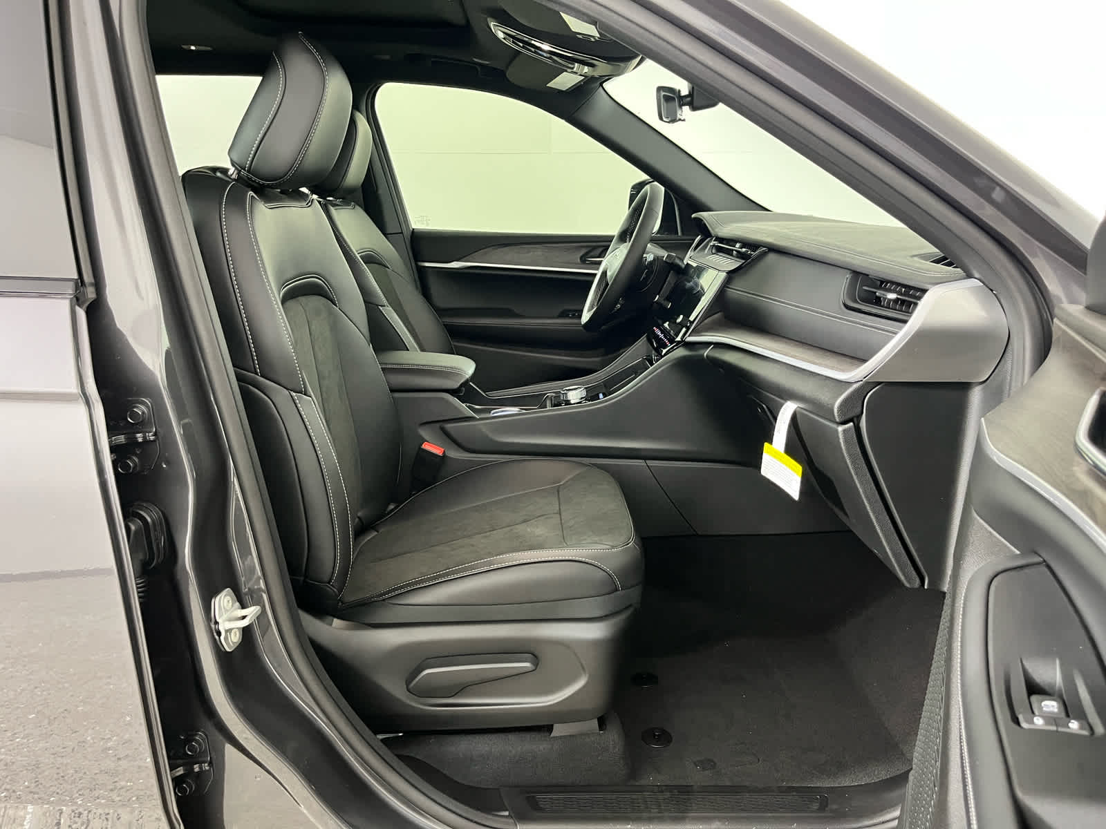 2026 Jeep Grand Cherokee L Laredo Altitude