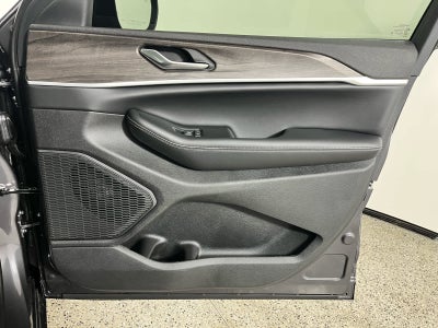 2026 Jeep Grand Cherokee L Laredo Altitude