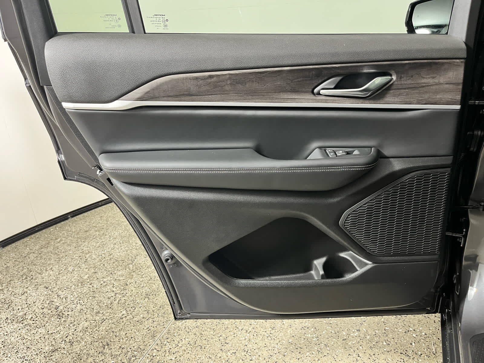 2026 Jeep Grand Cherokee L Laredo Altitude