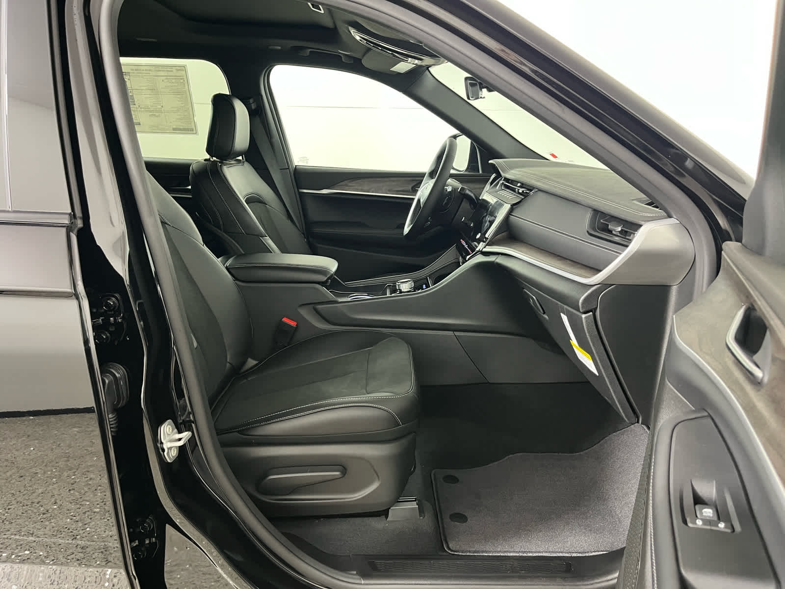 2027 Jeep Grand Cherokee L Laredo Altitude