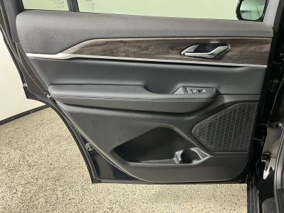 2027 Jeep Grand Cherokee L Laredo Altitude
