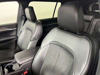 2026 Jeep Grand Cherokee L Laredo Altitude