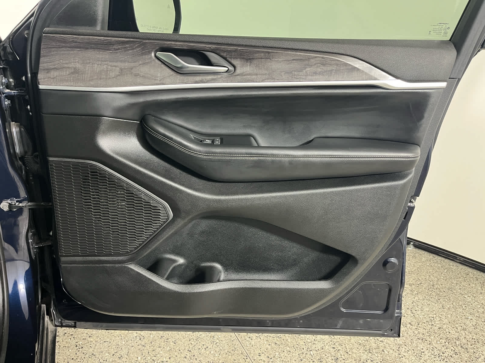 2024 Jeep Grand Cherokee L Limited 4x2