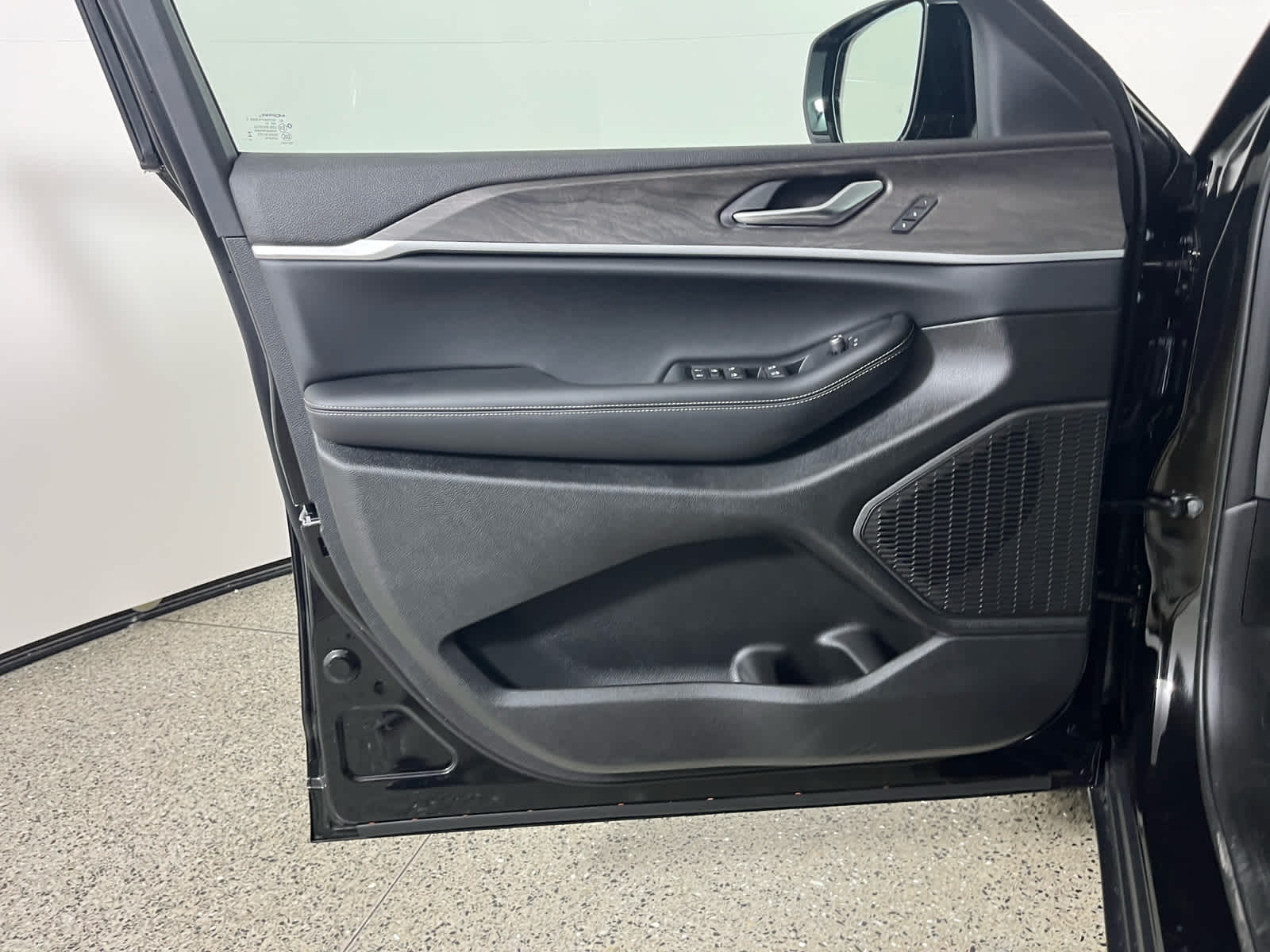 2025 Jeep Grand Cherokee GRAND CHEROKEE L LIMITED 4X2