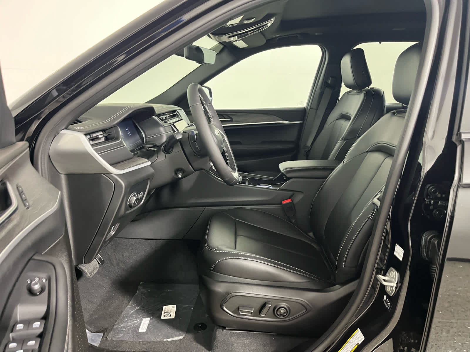 2025 Jeep Grand Cherokee GRAND CHEROKEE L LIMITED 4X2