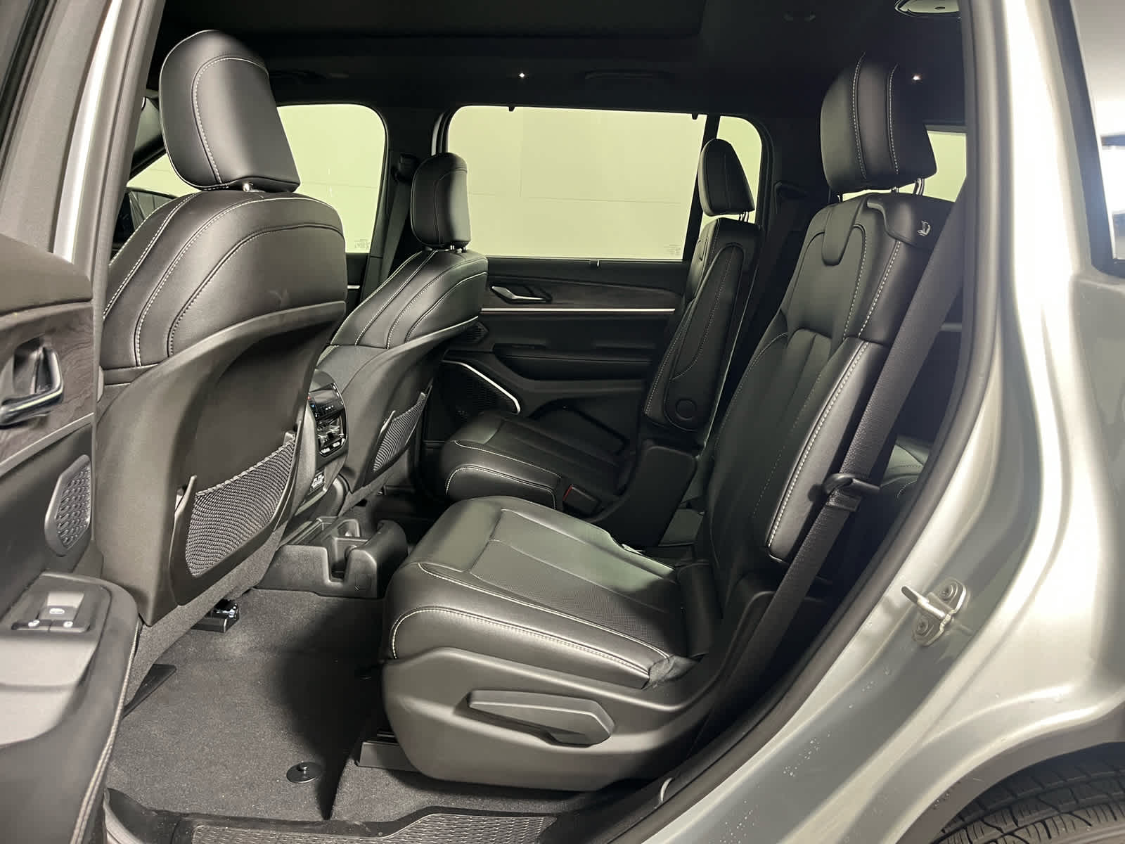 2024 Jeep Grand Cherokee GRAND CHEROKEE L LIMITED 4X2