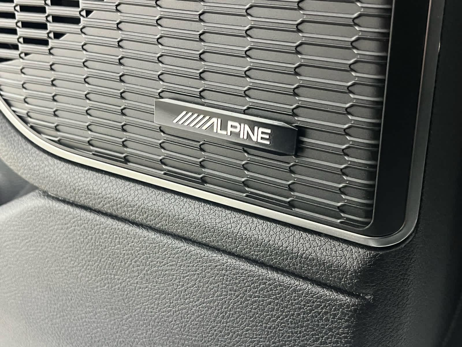 2024 Jeep Grand Cherokee GRAND CHEROKEE L LIMITED 4X2