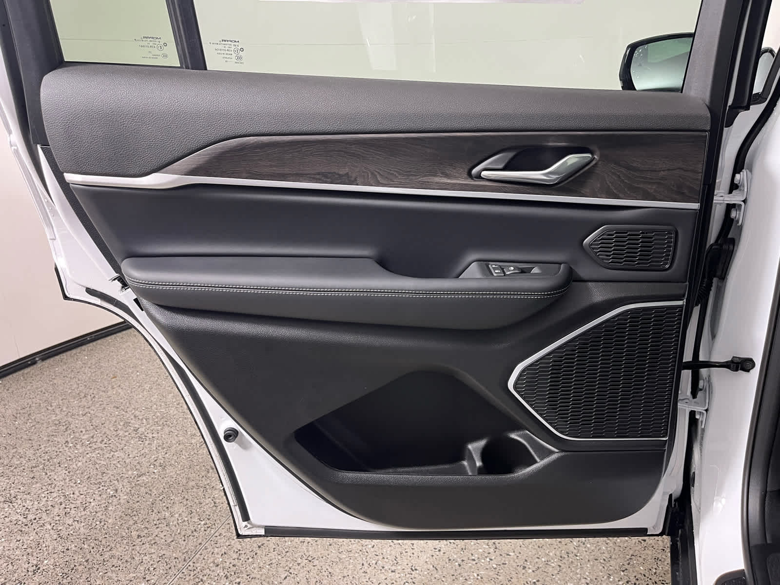 2026 Jeep Grand Cherokee GRAND CHEROKEE L LIMITED 4X2