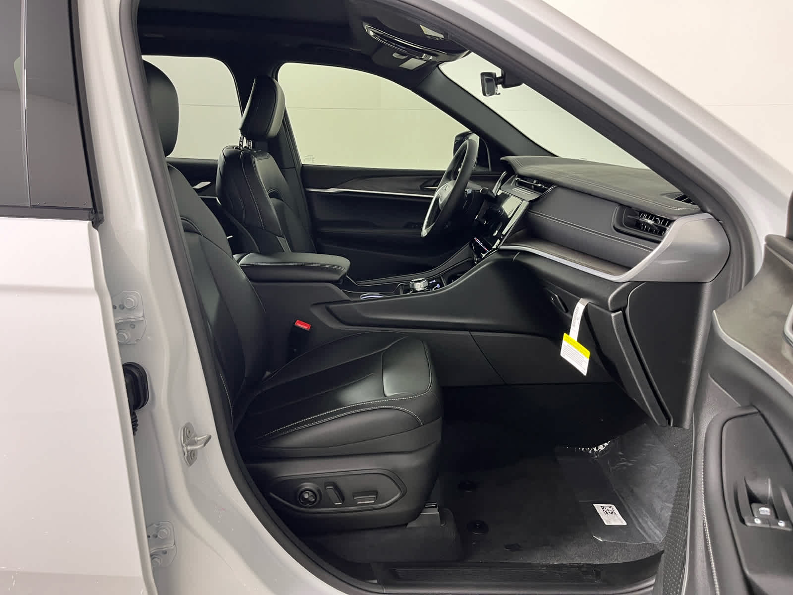 2026 Jeep Grand Cherokee L Laredo Altitude