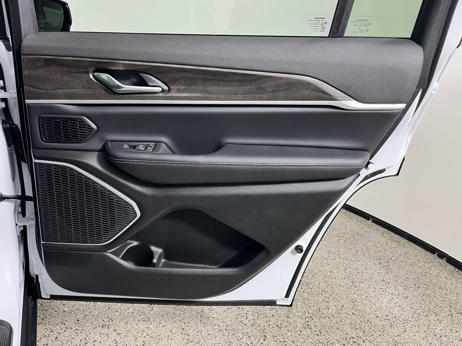 2026 Jeep Grand Cherokee L Laredo Altitude